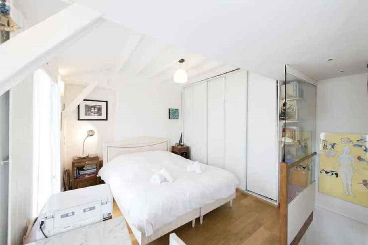 Apartment Batignolles Balcony *